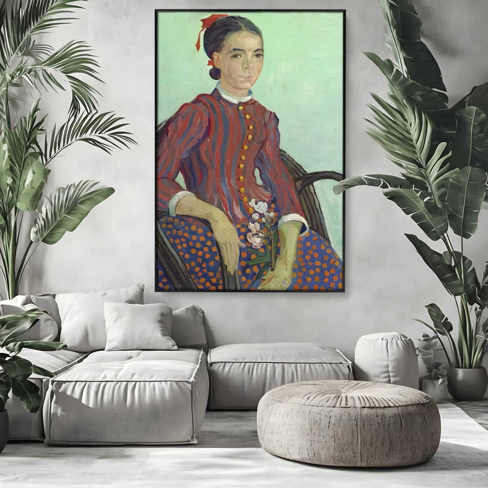 Tablou canvas cu reproducere pictura portret feminin, in rama de aluminiu negru, pe perete intr-un living